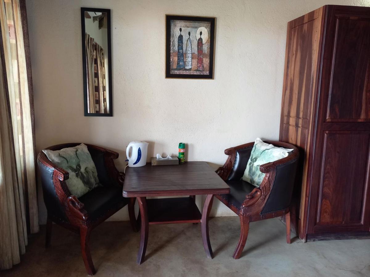 Okutala Etosha Lodge Outjo Luaran gambar